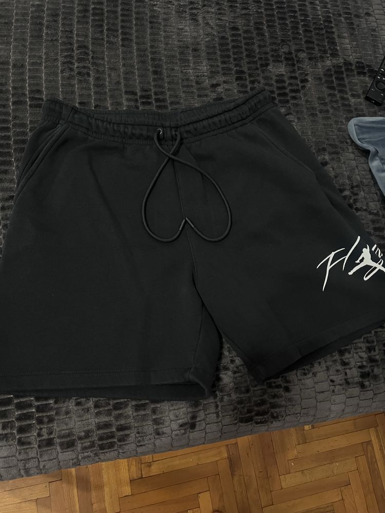 pantaloni jordan scurti
