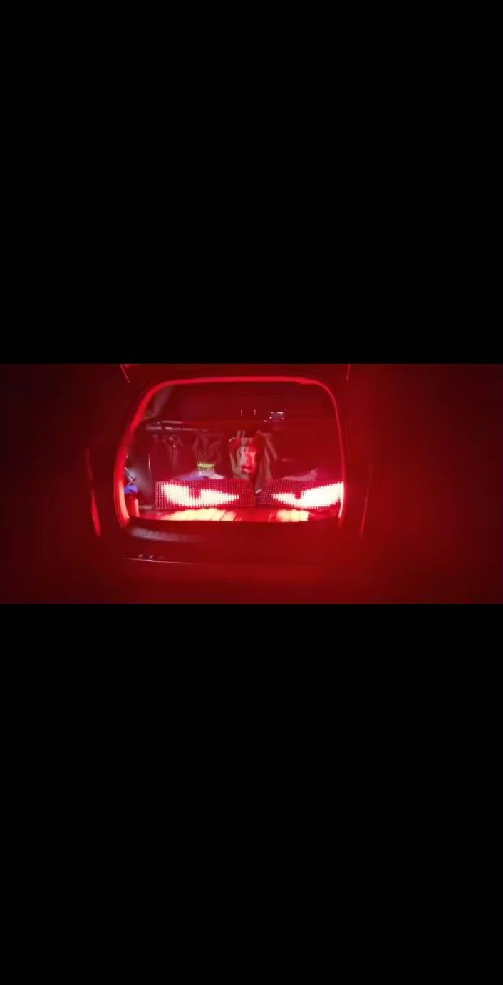 Комплект от 2 бр. по 60 см. светещи ЛЕД LED очи за предно стъкло