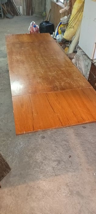 Продавам стара холна маса