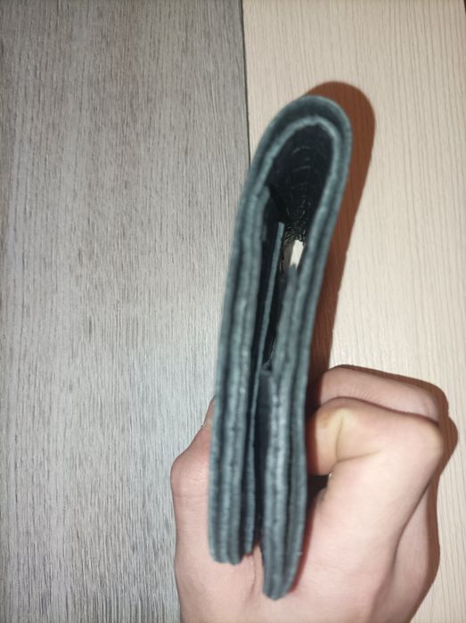 Кошелек новый полностью кожаный.