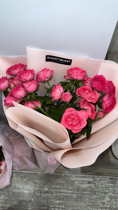 Продам 2 букета цветов