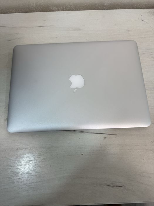MacBook Air i5 stare impecabila !
