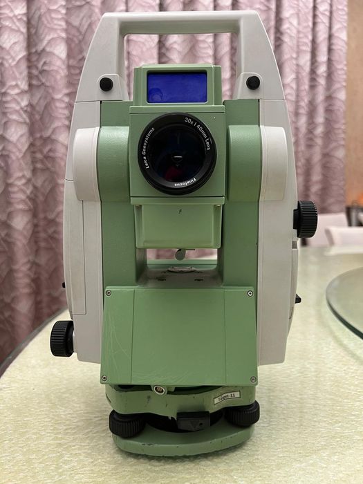 Электронный тахеометр Leica TS11 R500 1" SW Viva в полном комплекте
Це