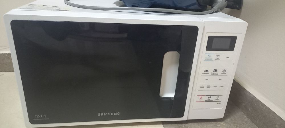 Микровалновая печь на запчасти