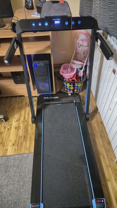 Bandă de alergare electrică THUNDER RACE-BLACK