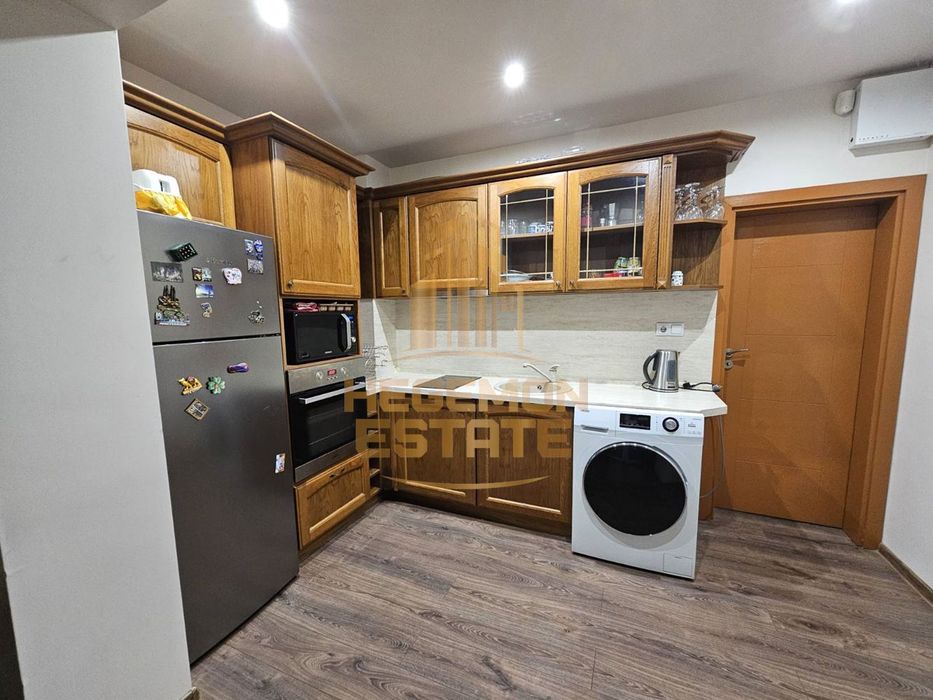 Продава се Четиристаен апартамент в Варна, Лятно кино Тракия - 100 кв.м за 1650 €/кв.м - Снимка #1