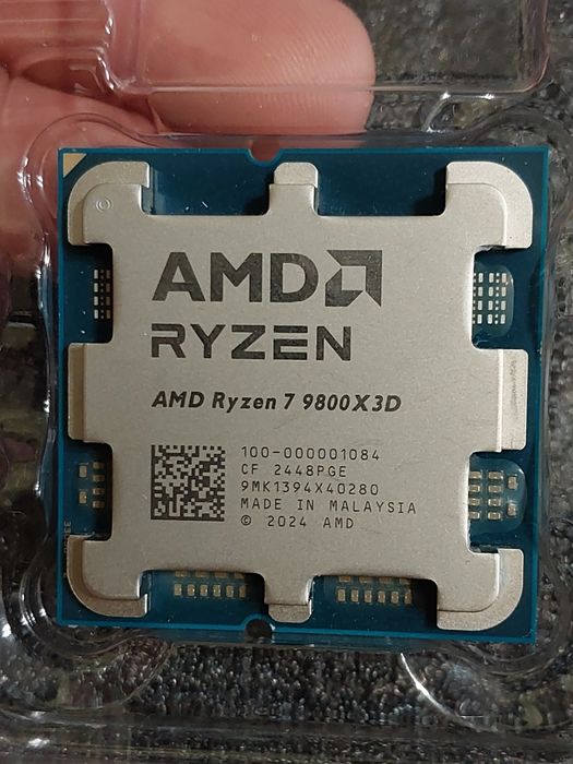 AMD Ryzen 7 9800X3D + Gigabyte B650 Eagle AX Wi-Fi