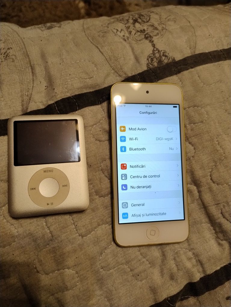 2 ipod -uri, ambele la prețul afișat