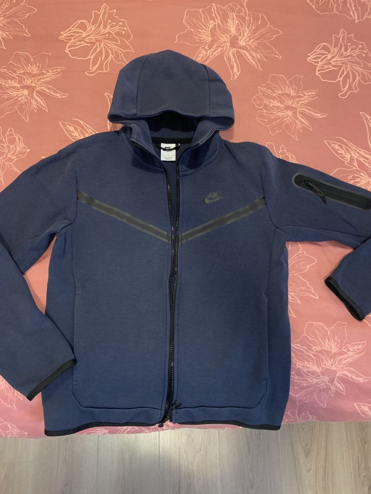 Nike tech original