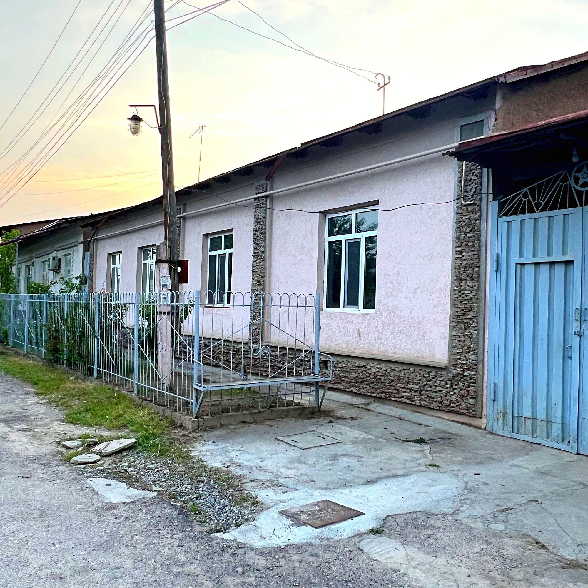Срочно продаётся дом участка в центре Кибрая 5,62 сот. 20,3×27,7