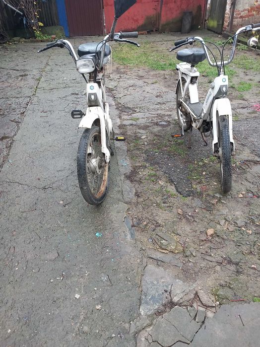 Vand 2 scutere Piagio Ciao