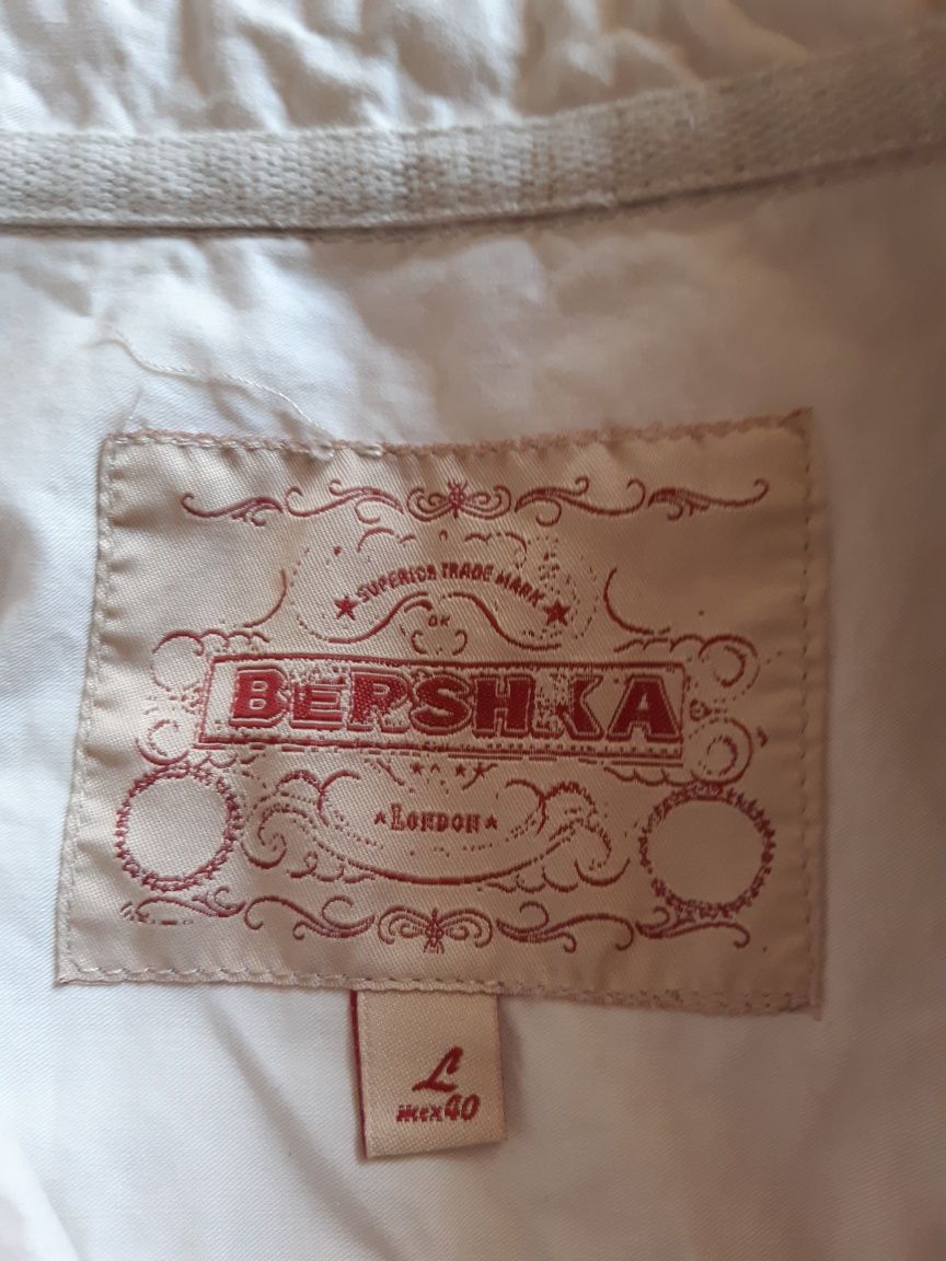 Оригинална риза на Bershka