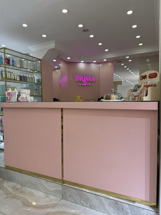 Ресепшен и шкаф