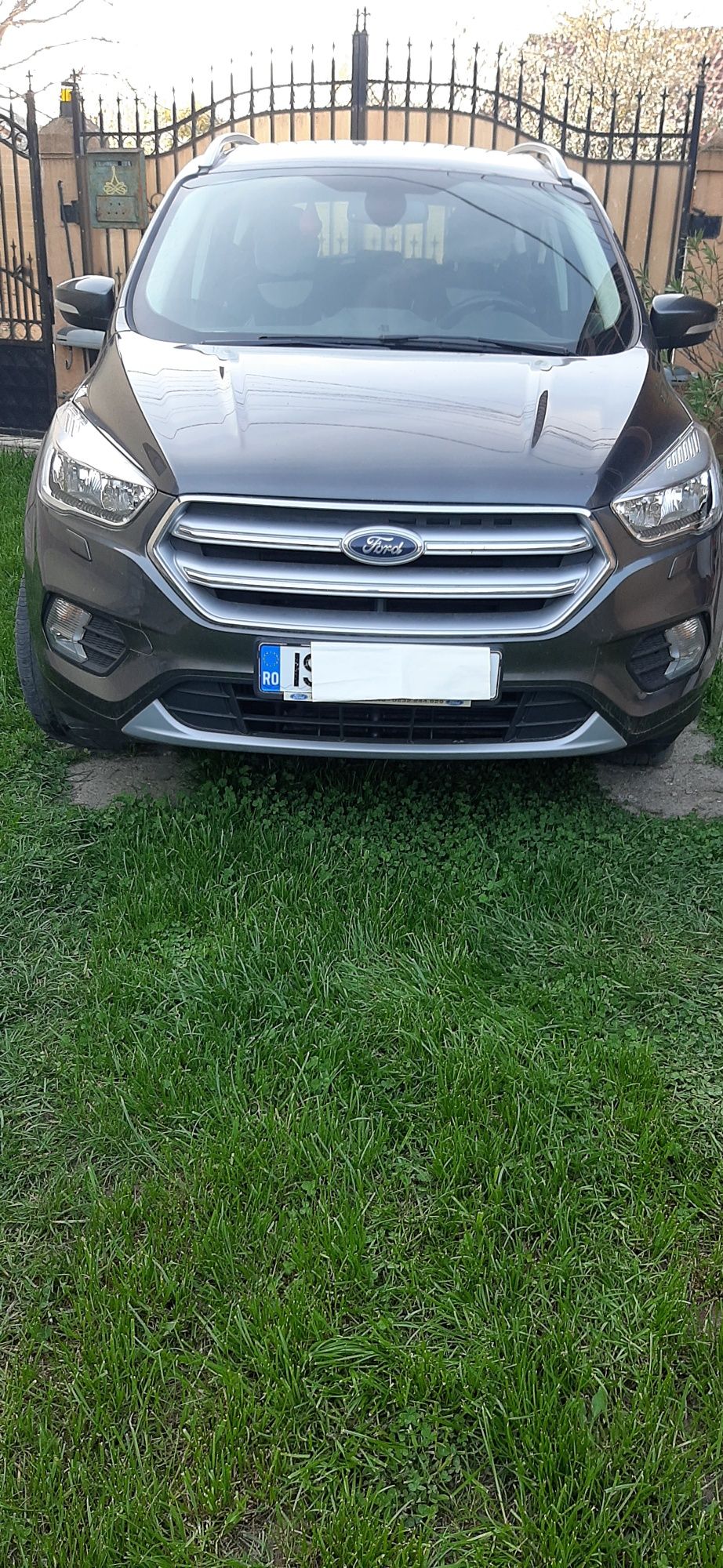 Ford Kuga  1,5 diesel gri