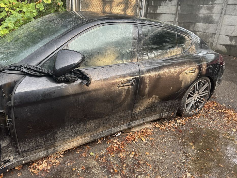 Porsche panamera pt piese sau reparati