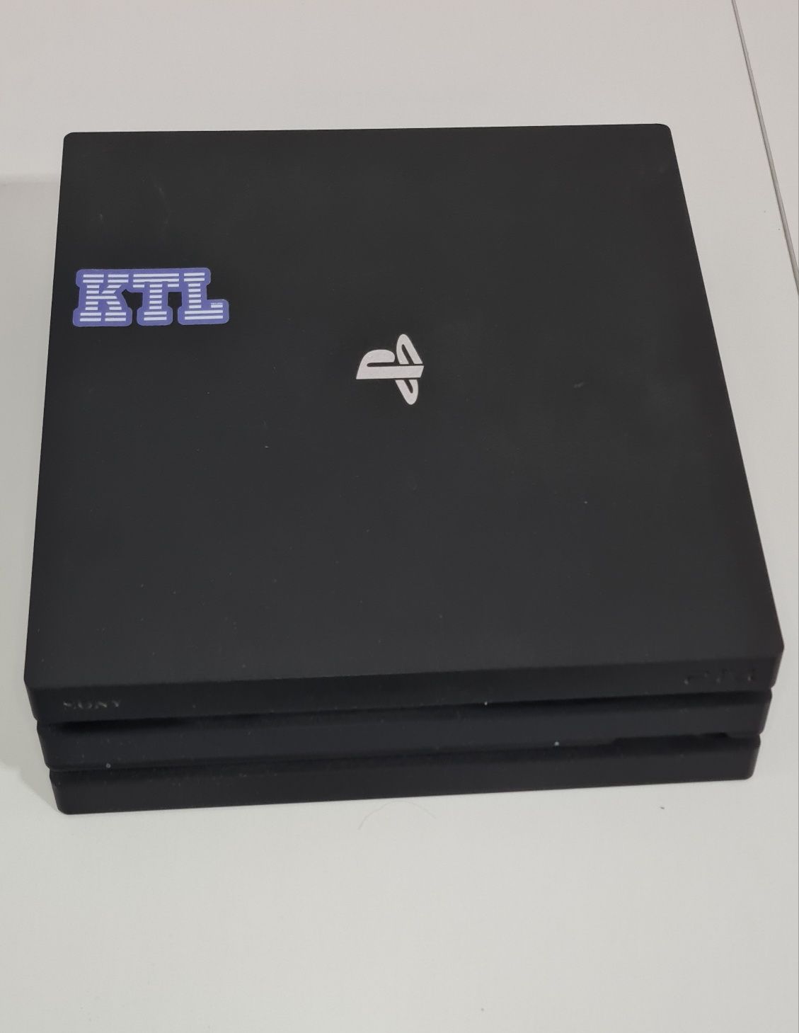 Продам ps4 pro 1 tb