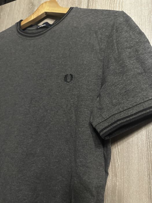 Мъжка Fred Perry сива тениска S!
