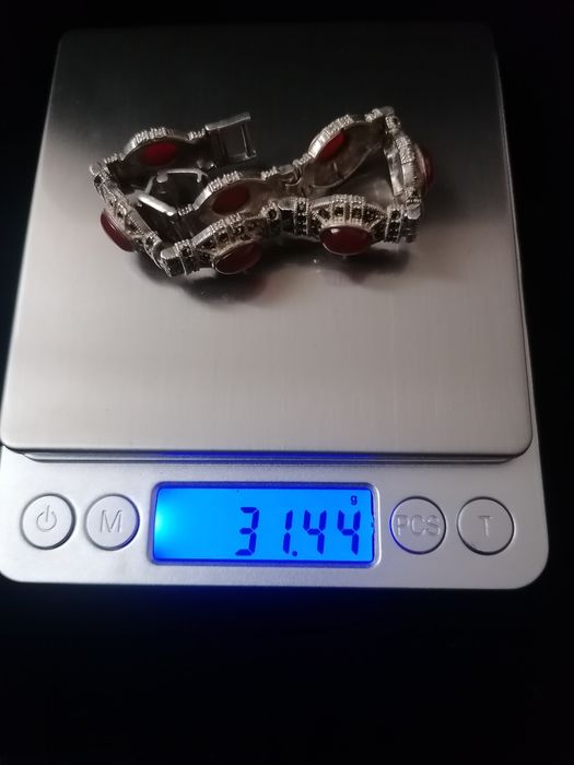 Сребърна гривна с полукъпоценни  камъни корнеол