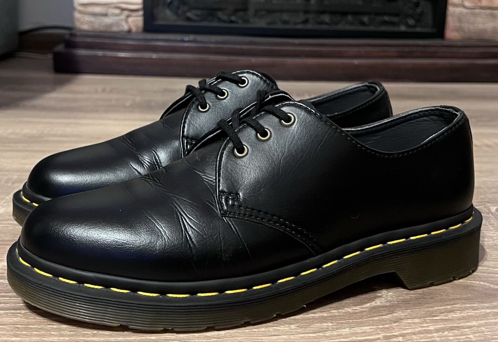 Pantofi Dr. Martens.. marime 41