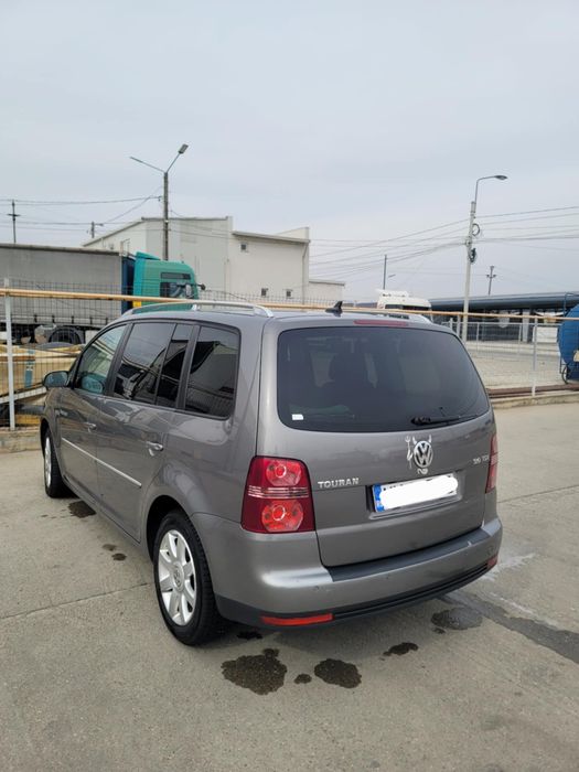 Vând Touran Facelift