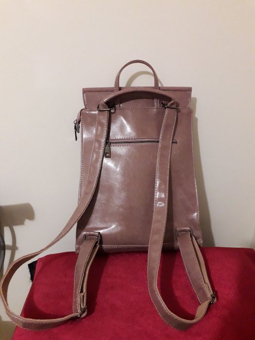 Продавам стилна дамска чанта цвят "пепел от рози"