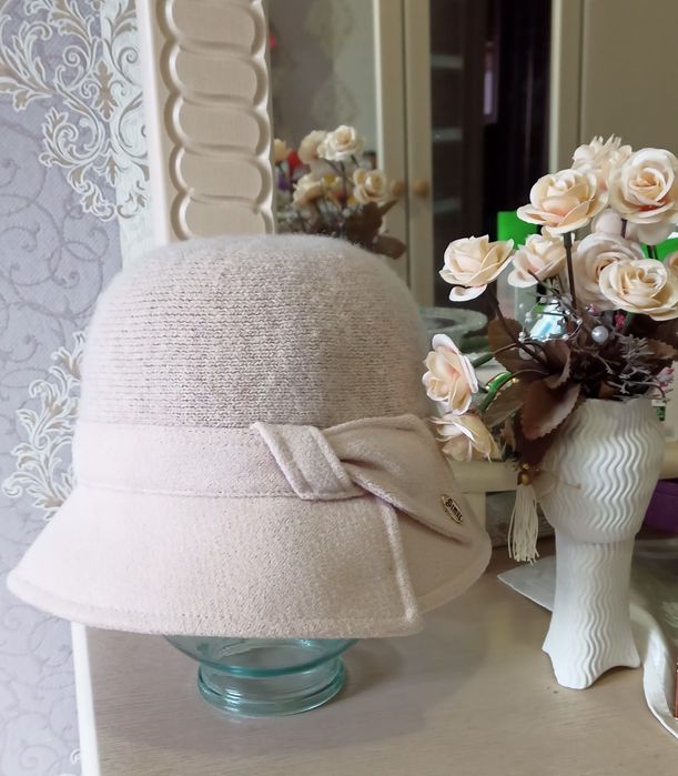 Тёплая шляпа, модный бреед.