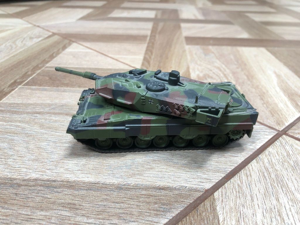 Macheta Tanc Leopard 2A6M 1/72