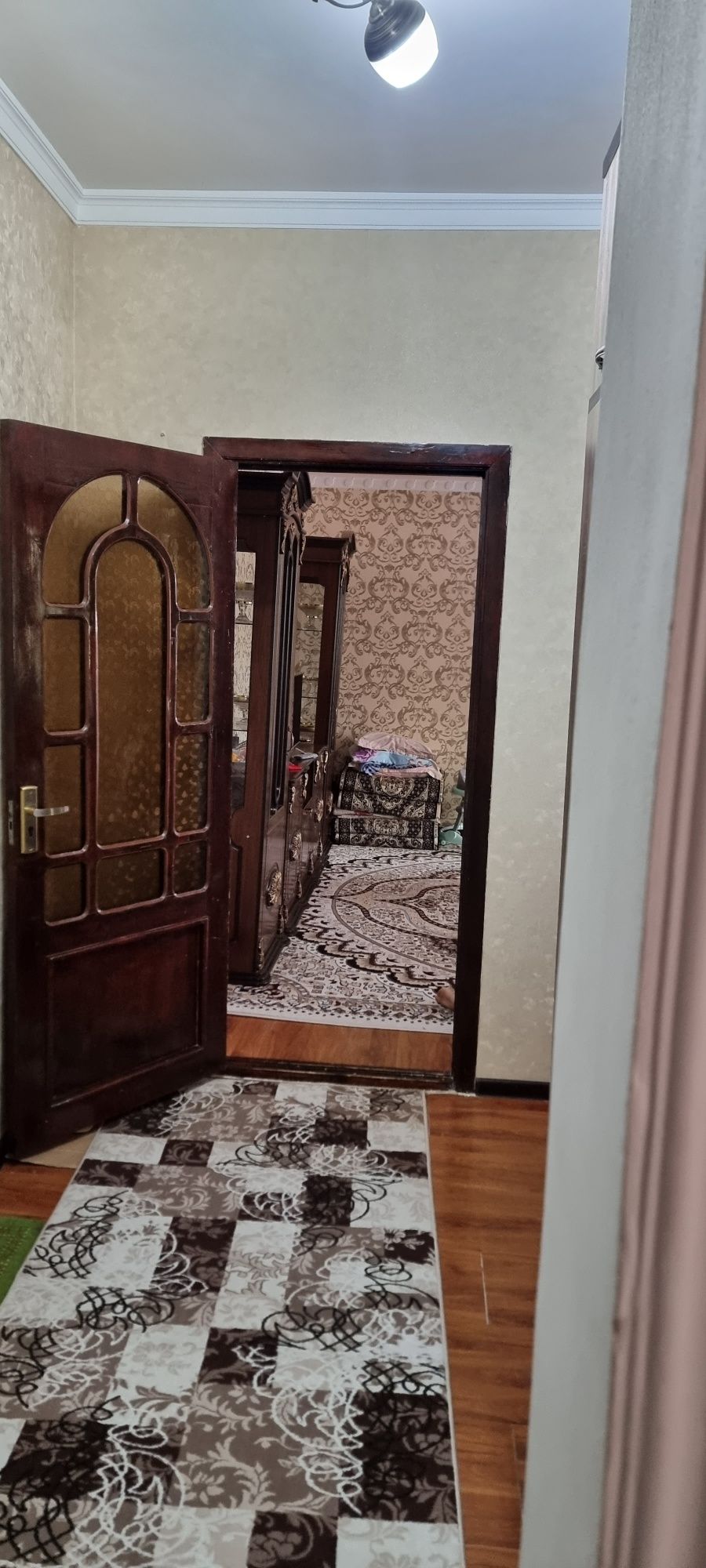 Продаётся ! Юнсабад 13 кв 2/2/9