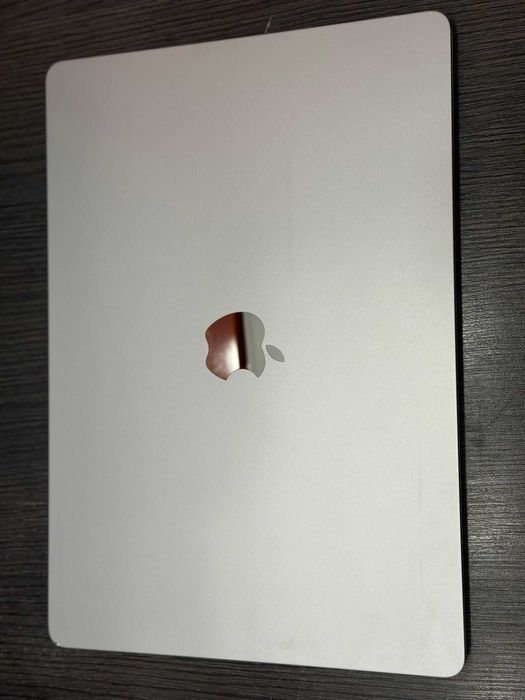 Hope Amanet P4 / Macbook Air M2 2023 16GB RAM 512SSD 15inch