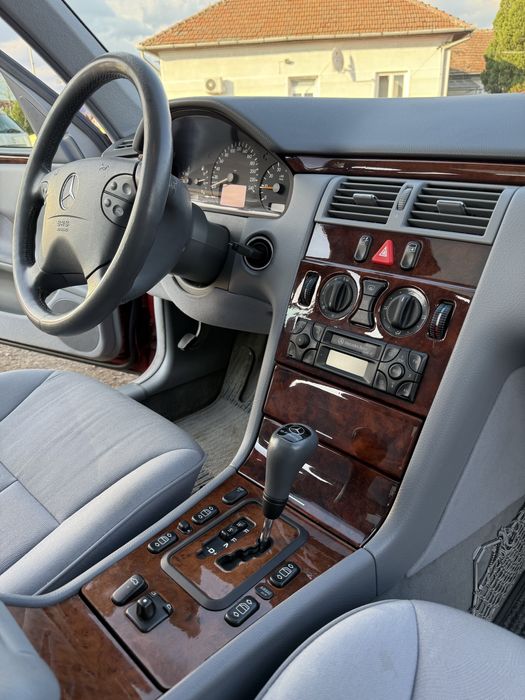 Mercedes E 200 W210