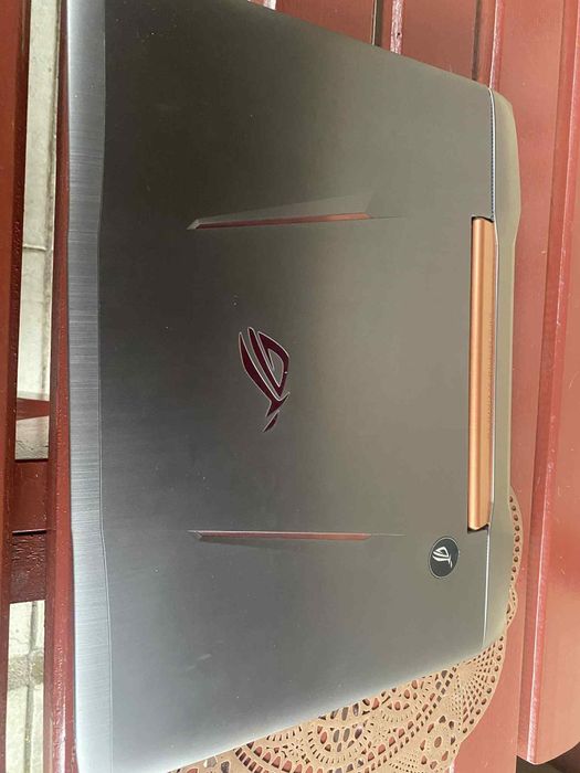 Laptop Gaming Asus Rog i7 cu 48 GB Ram și Ssd 1TB