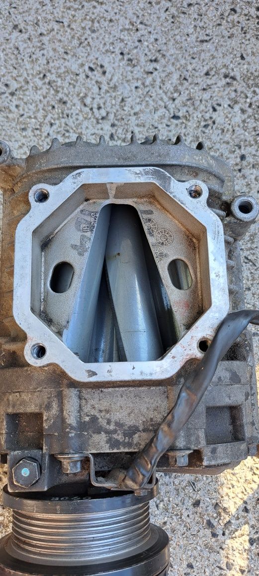 Компресор-eaton m62