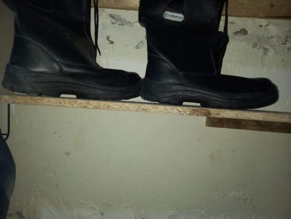 Продается зимние сапаги