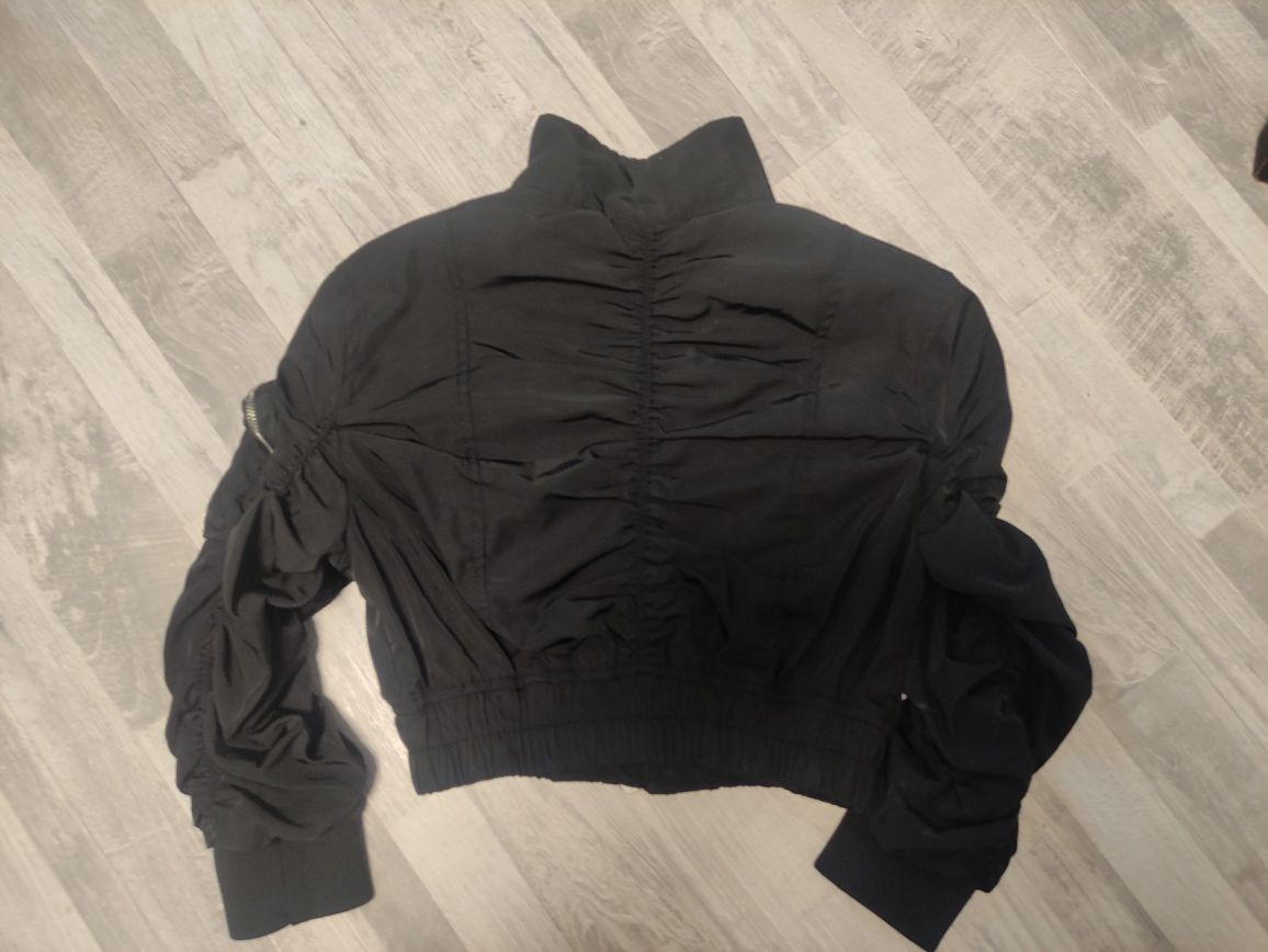 Bershka XS размер къси яке