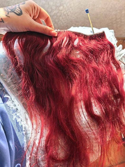 Три реда напълно естествена славянска коса, висок клас, гъст косъм.