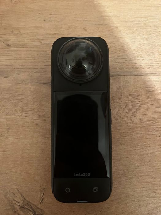Продаю insta360 x4