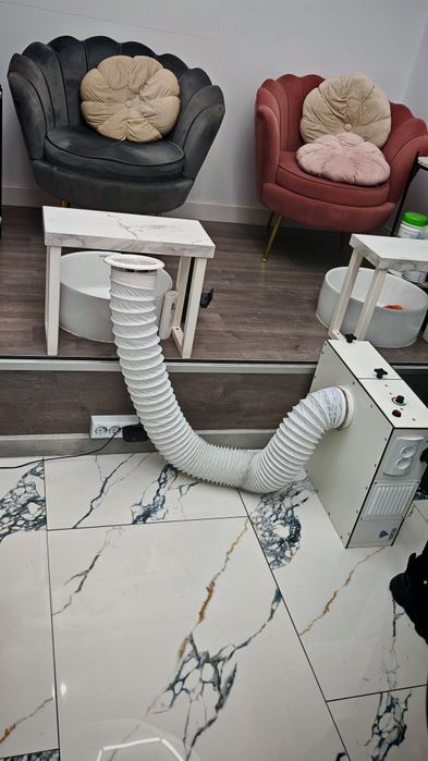 Aspirator manichiura / unghii incorporabil