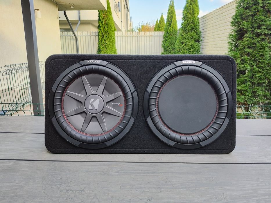 Subwoofer auto si amplificator Kicker