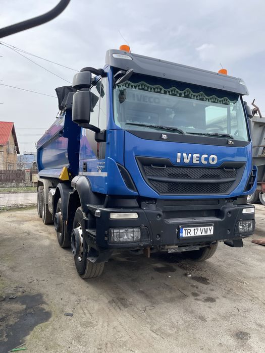 IVECO TRAKKER 8x4 Autobasculanta