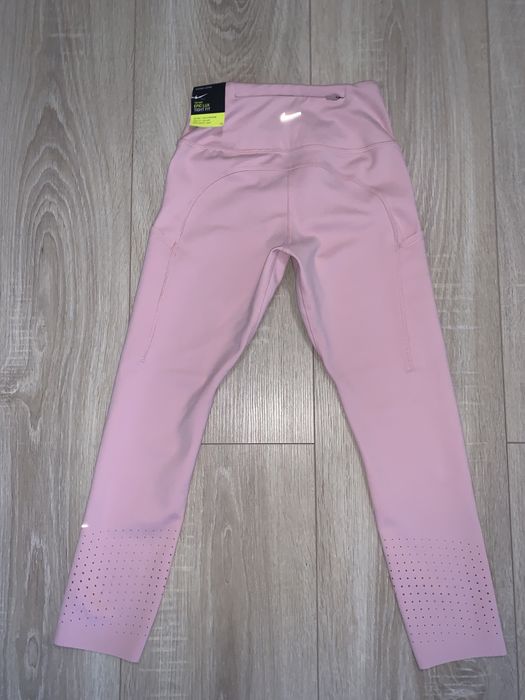 Nike epic lux tight fit