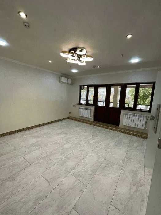 Продается офис, в центре города. 71 м2