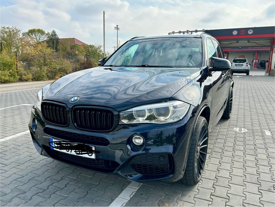 BMW  x5 M50 D 381 CP masina este in stare foarte buna