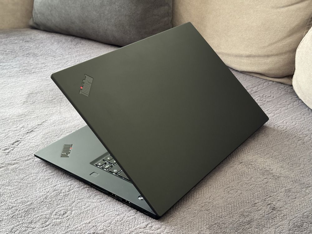 15.6’FHD IPS/i7-9750H/Thinkpad P1 Gen2/32GB DDR4/512GB SSD/QuadroT1000