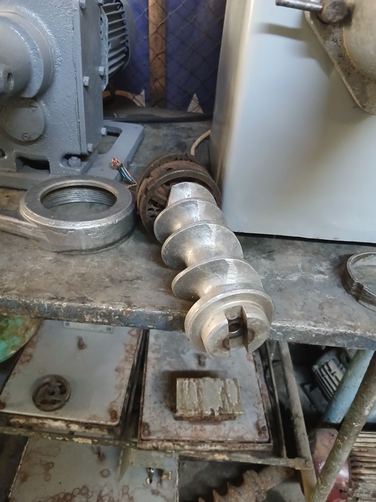 Mesarubka MIM 600
