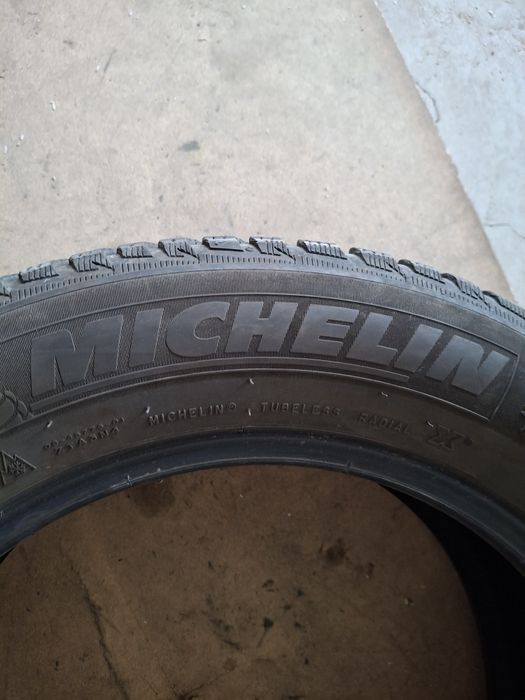 2 Anvelope M+S 205 60 r16 Michelin