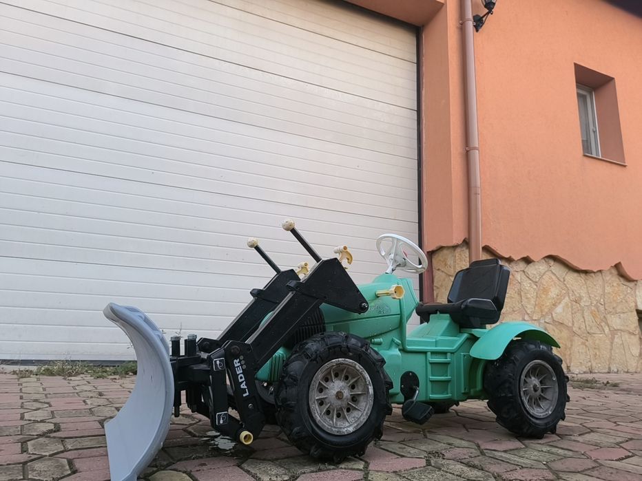 Vând tractoraș pentru copiii.