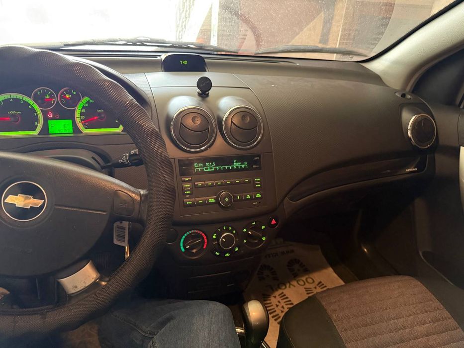 Nexia 3 oq Srochna sotiladi