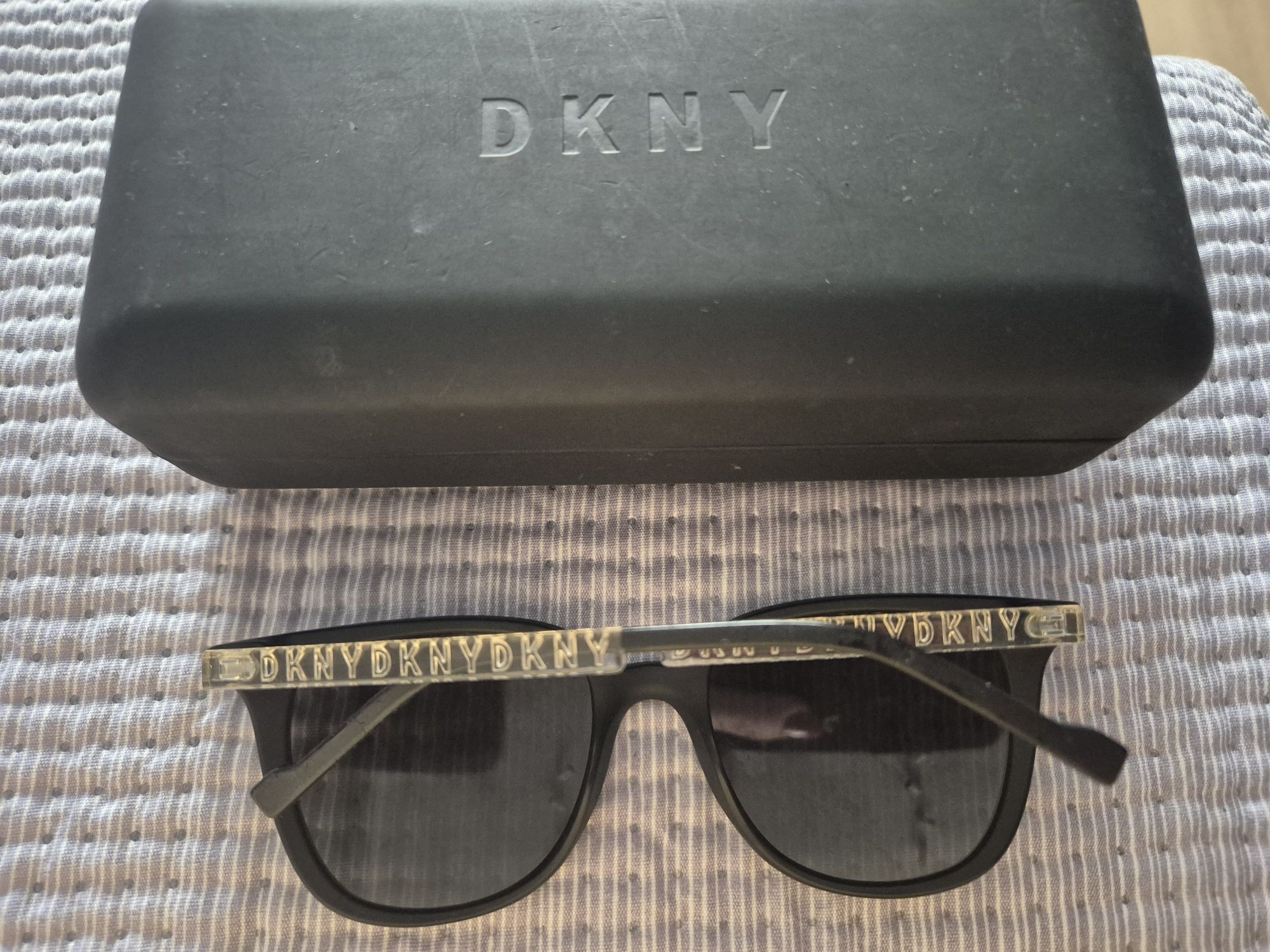 Слънчеви очила DKNY