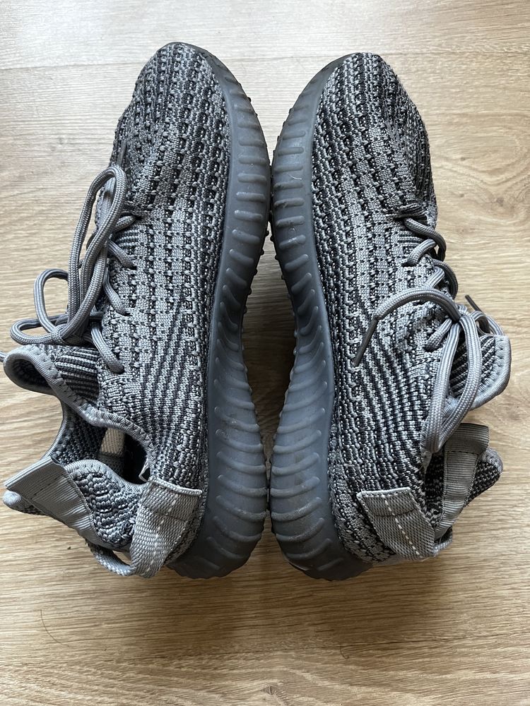 Кроссовки Адидас YEEZY из текстиля adidas