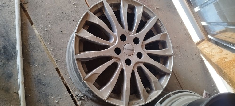 Vând jante aliaj 17